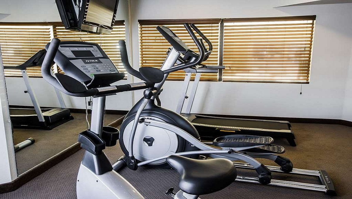 exercise-room-with-cardio